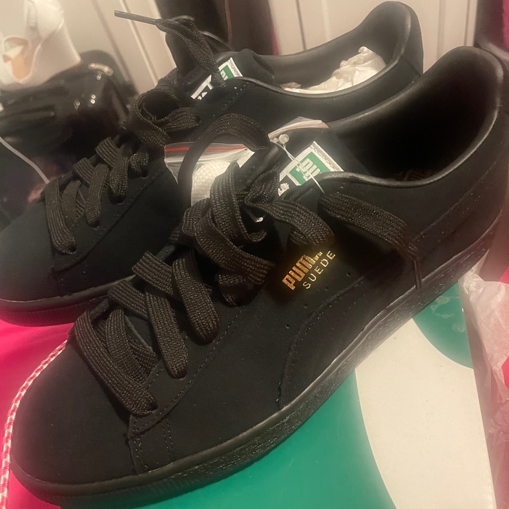 Sneakers